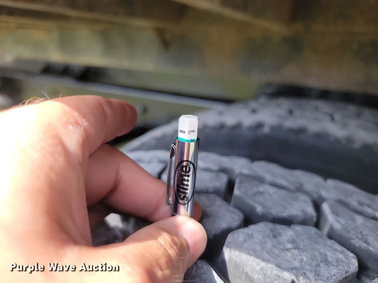 image for item JE9520 2000 Western star 4900 dump truck