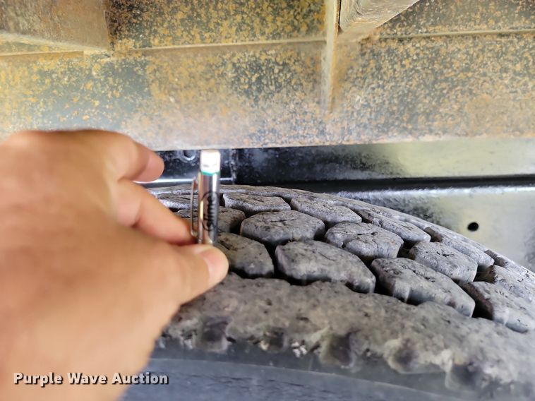 image for item JE9520 2000 Western star 4900 dump truck