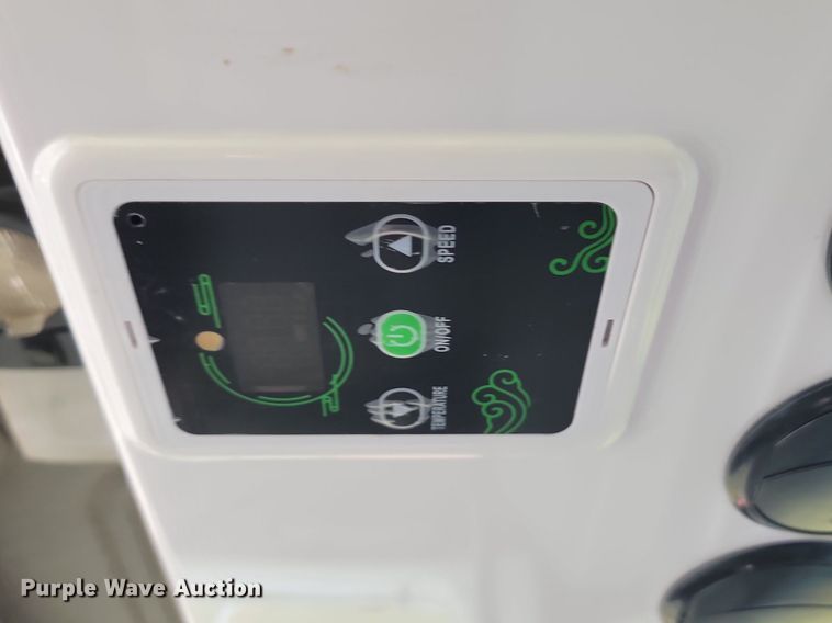 image for item JE9521 2001 International 4700  flatbed truck