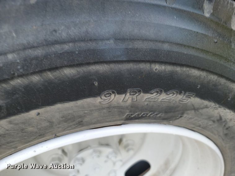 image for item JE9521 2001 International 4700  flatbed truck