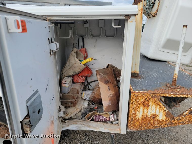 image for item JE9523 2009 Ford F450 Super Duty XL  bucket truck