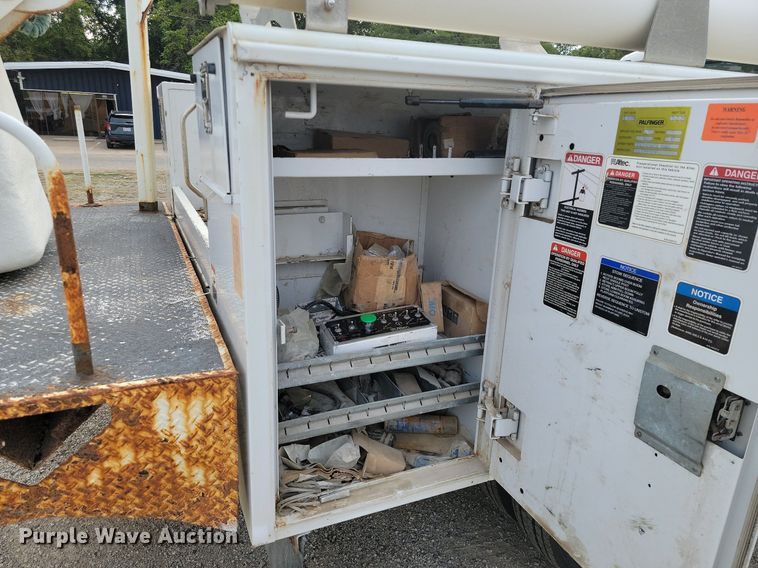 image for item JE9523 2009 Ford F450 Super Duty XL  bucket truck