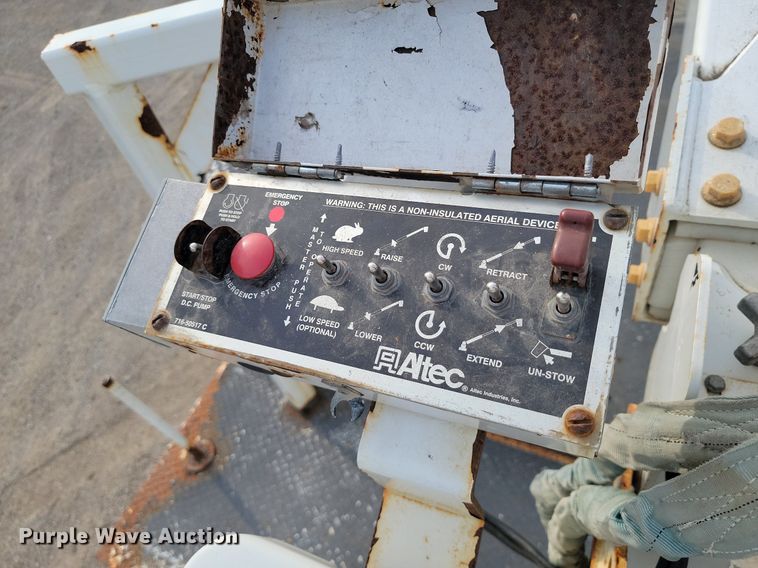 image for item JE9523 2009 Ford F450 Super Duty XL  bucket truck