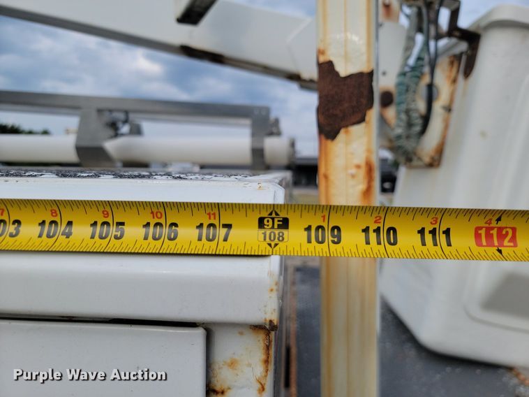 image for item JE9523 2009 Ford F450 Super Duty XL  bucket truck