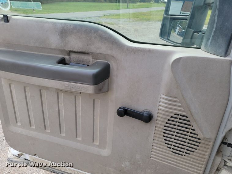 image for item JE9523 2009 Ford F450 Super Duty XL  bucket truck