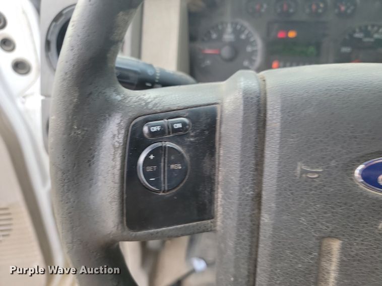 image for item JE9523 2009 Ford F450 Super Duty XL  bucket truck