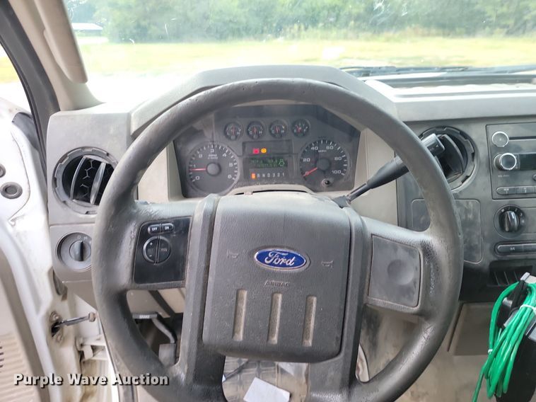 image for item JE9523 2009 Ford F450 Super Duty XL  bucket truck