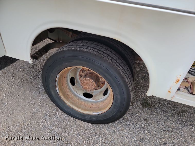 image for item JE9523 2009 Ford F450 Super Duty XL  bucket truck