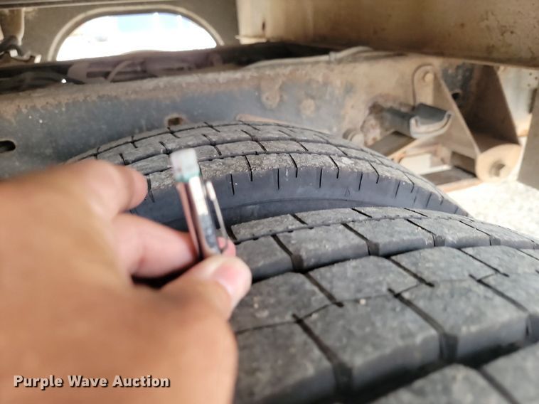 image for item JE9523 2009 Ford F450 Super Duty XL  bucket truck