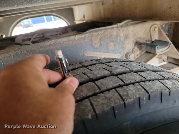 image for item JE9523 2009 Ford F450 Super Duty XL  bucket truck