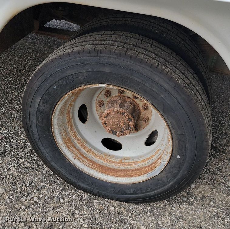 image for item JE9523 2009 Ford F450 Super Duty XL  bucket truck