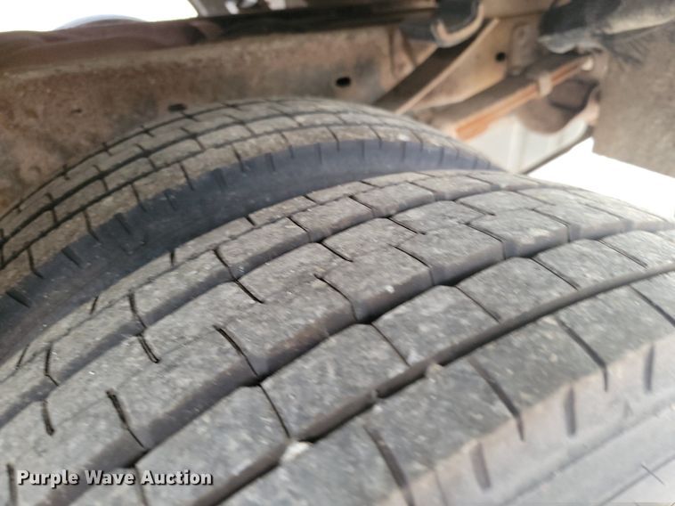 image for item JE9523 2009 Ford F450 Super Duty XL  bucket truck