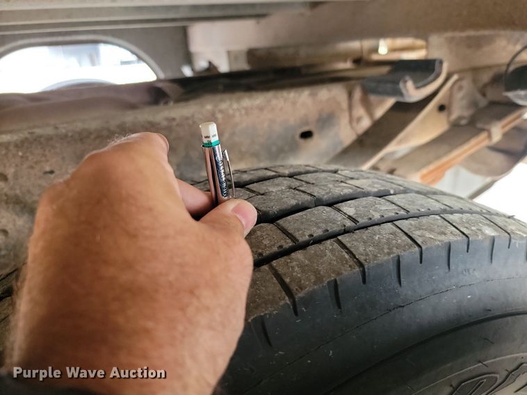 image for item JE9523 2009 Ford F450 Super Duty XL  bucket truck