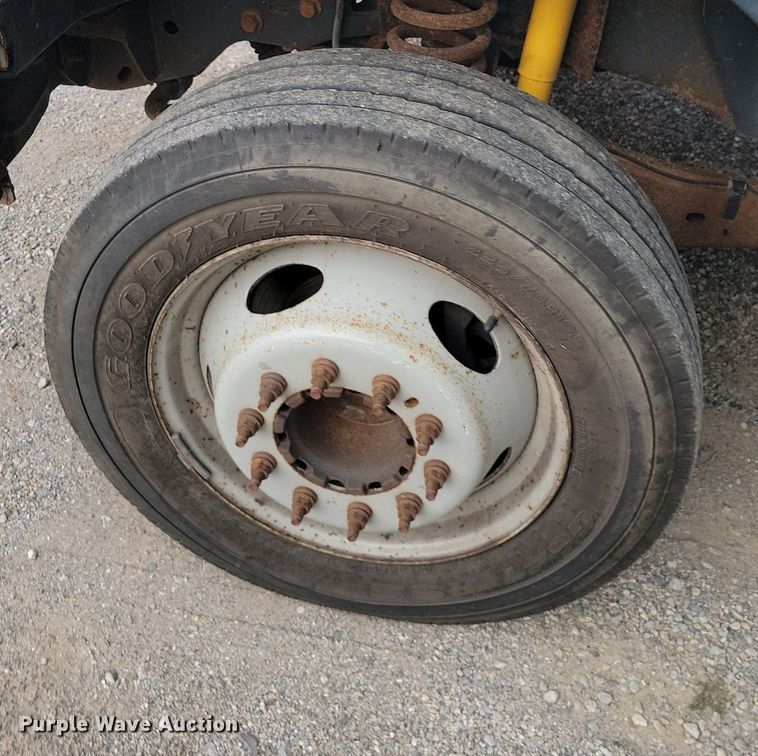 image for item JE9523 2009 Ford F450 Super Duty XL  bucket truck