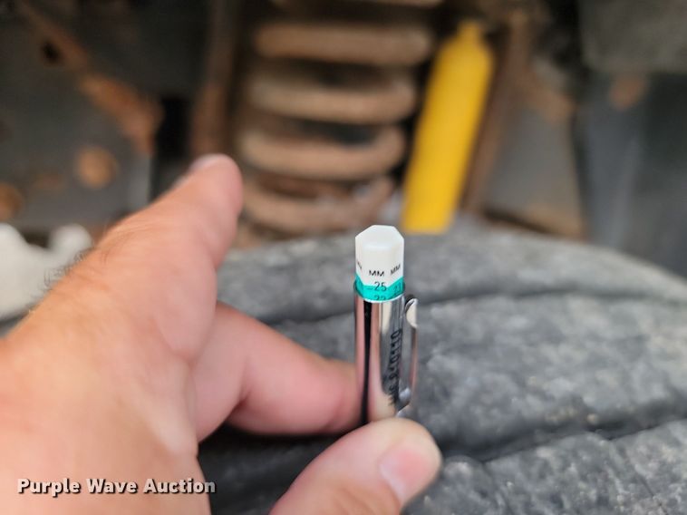 image for item JE9523 2009 Ford F450 Super Duty XL  bucket truck