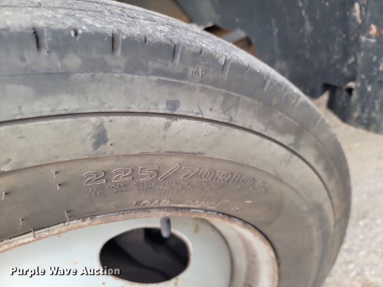 image for item JE9523 2009 Ford F450 Super Duty XL  bucket truck