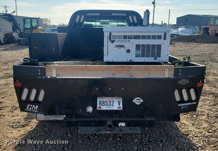 image for item JW9591 2006 Ford F350 Super Duty XLT  SuperCab flatbed pickup truck