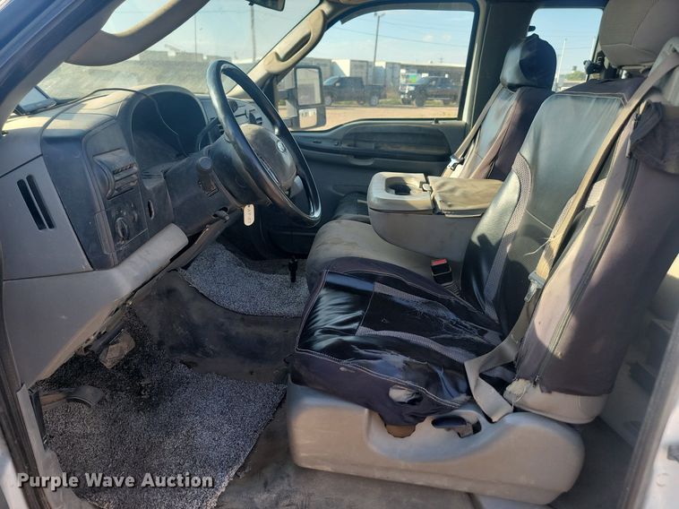 image for item JW9591 2006 Ford F350 Super Duty XLT  SuperCab flatbed pickup truck