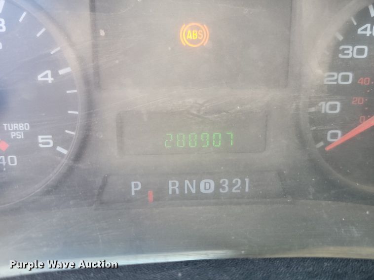 image for item JW9591 2006 Ford F350 Super Duty XLT  SuperCab flatbed pickup truck