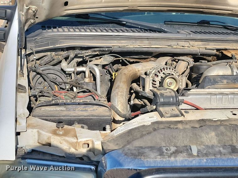 image for item JW9591 2006 Ford F350 Super Duty XLT  SuperCab flatbed pickup truck