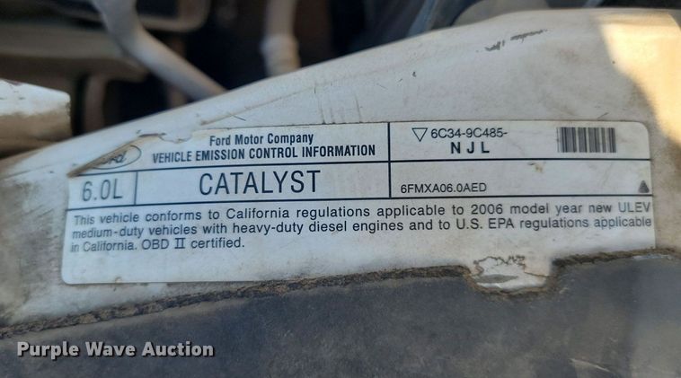 image for item JW9591 2006 Ford F350 Super Duty XLT  SuperCab flatbed pickup truck