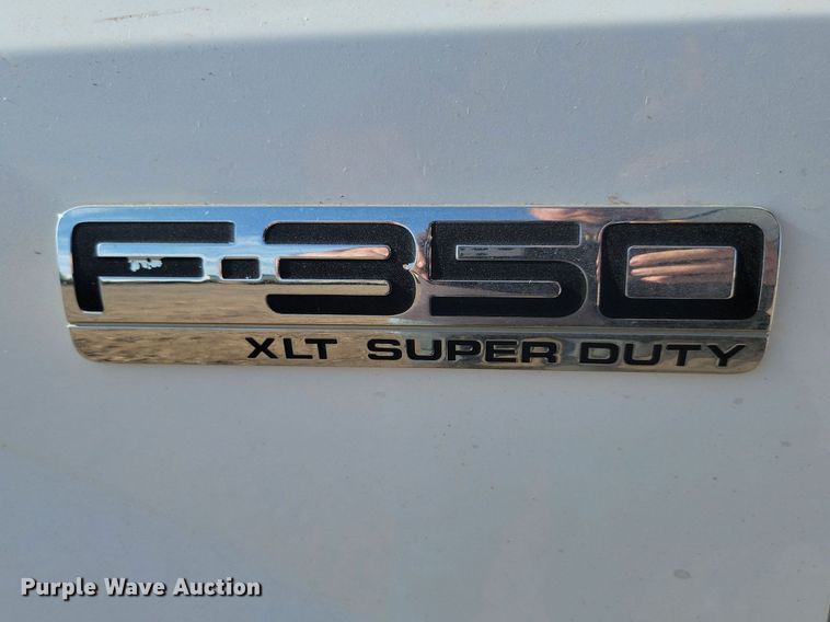 image for item JW9591 2006 Ford F350 Super Duty XLT  SuperCab flatbed pickup truck