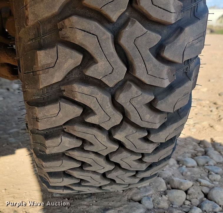 image for item JW9591 2006 Ford F350 Super Duty XLT  SuperCab flatbed pickup truck