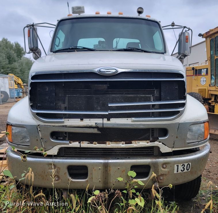 image for item JW9612 2005 Sterling LT9500  semi truck