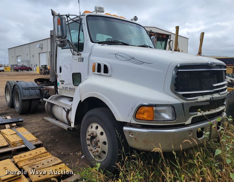 image for item JW9612 2005 Sterling LT9500  semi truck