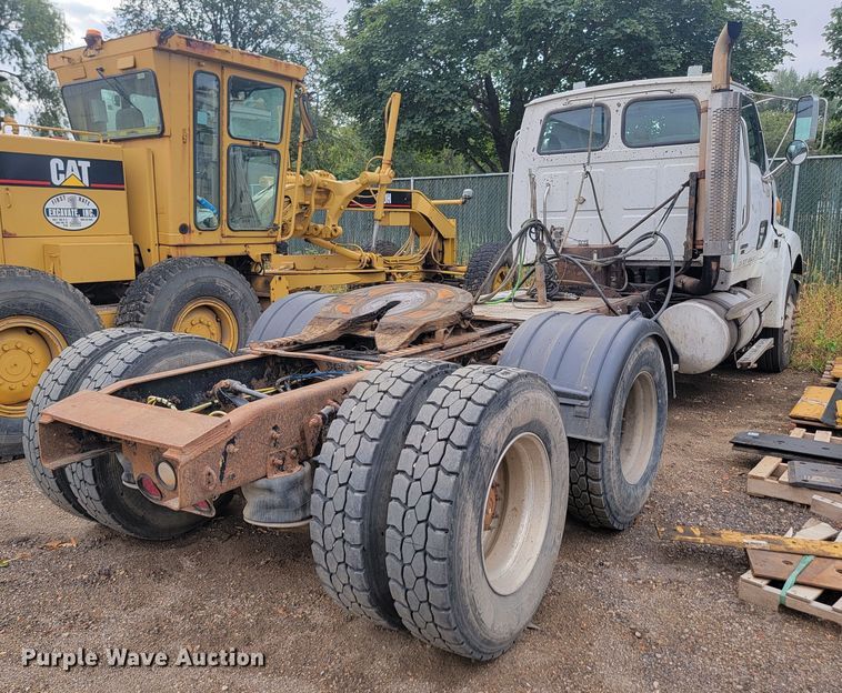 image for item JW9612 2005 Sterling LT9500  semi truck