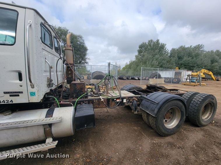 image for item JW9612 2005 Sterling LT9500  semi truck
