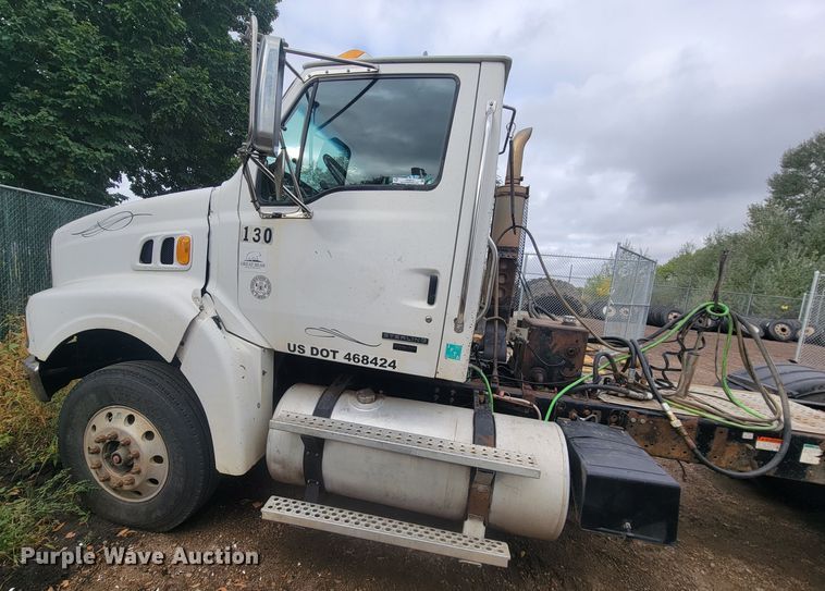 image for item JW9612 2005 Sterling LT9500  semi truck