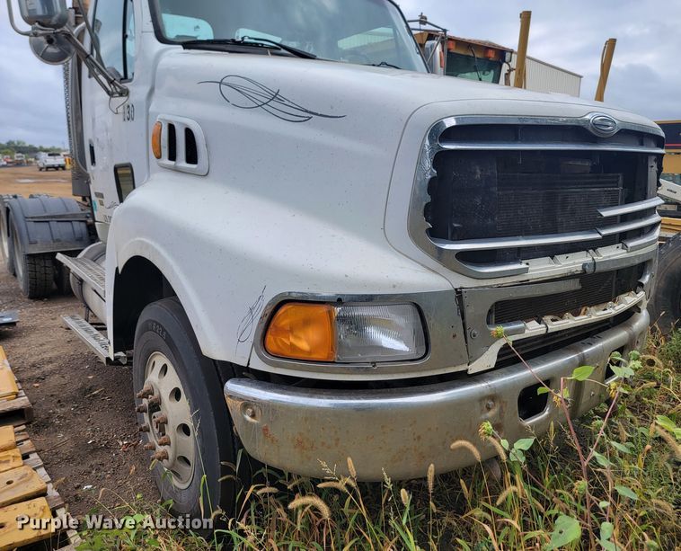 image for item JW9612 2005 Sterling LT9500  semi truck