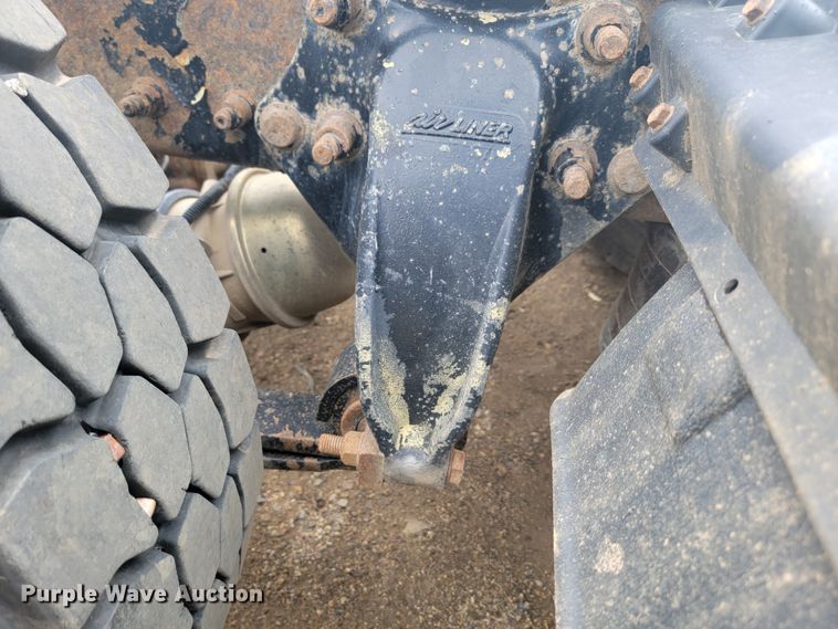 image for item JW9612 2005 Sterling LT9500  semi truck