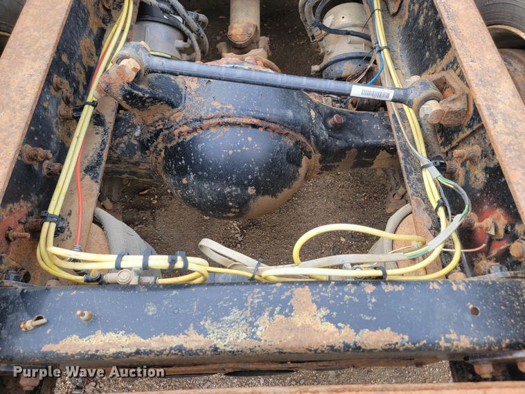 image for item JW9612 2005 Sterling LT9500  semi truck