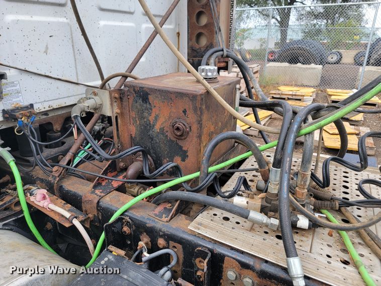 image for item JW9612 2005 Sterling LT9500  semi truck