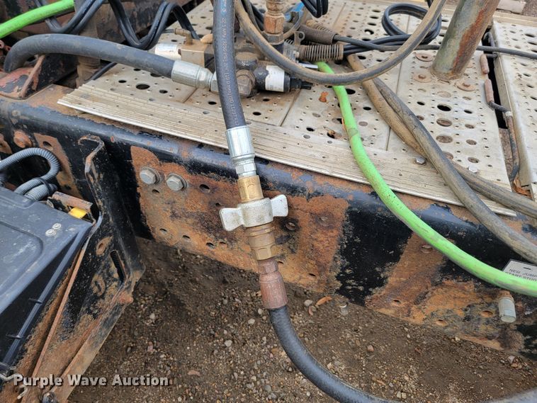 image for item JW9612 2005 Sterling LT9500  semi truck