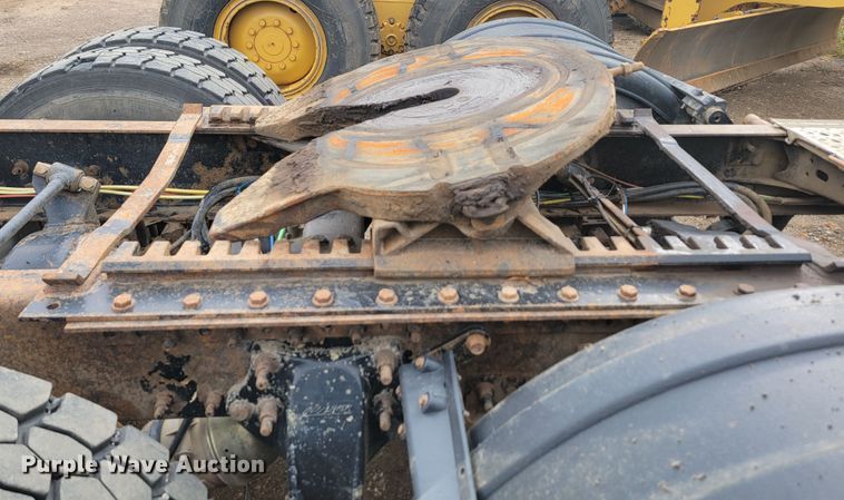 image for item JW9612 2005 Sterling LT9500  semi truck