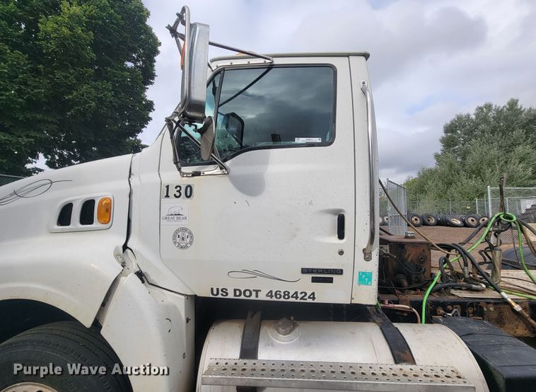 image for item JW9612 2005 Sterling LT9500  semi truck