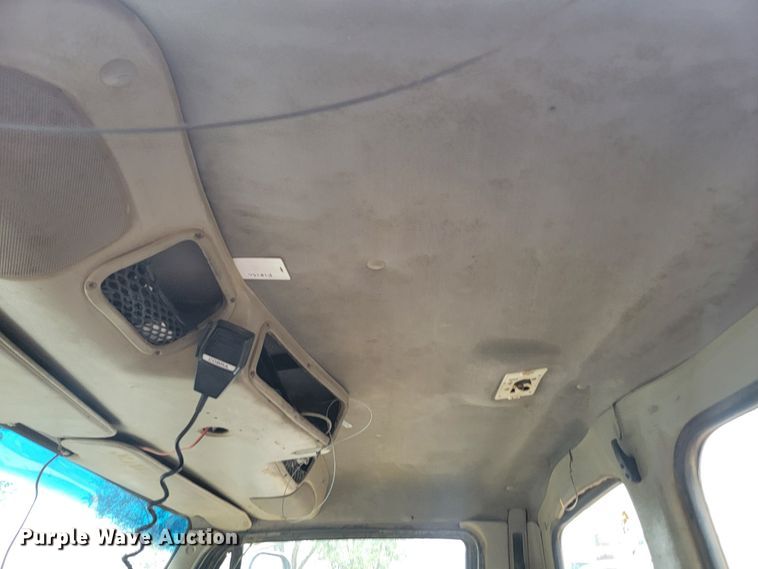 image for item JW9612 2005 Sterling LT9500  semi truck