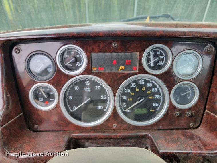 image for item JW9612 2005 Sterling LT9500  semi truck