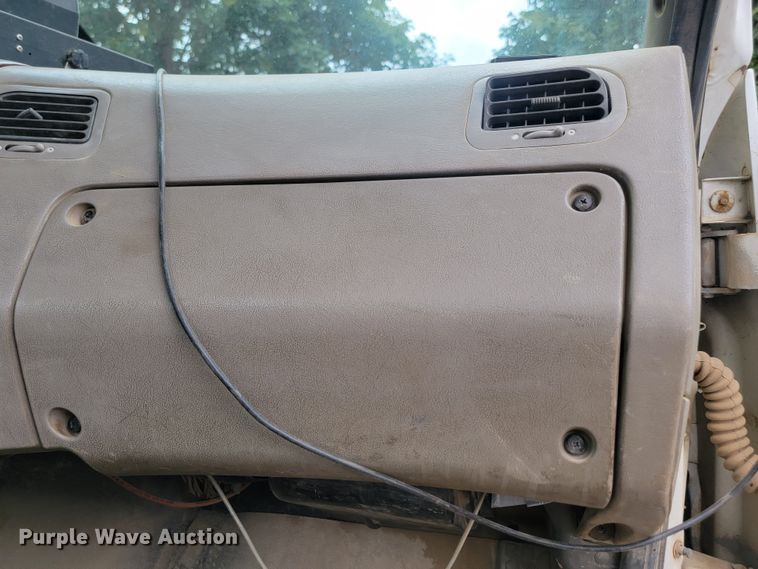 image for item JW9612 2005 Sterling LT9500  semi truck