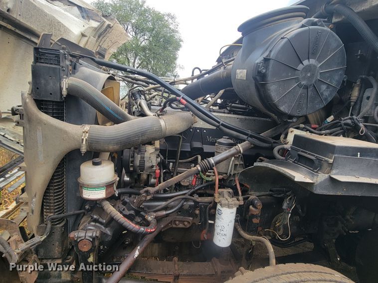 image for item JW9612 2005 Sterling LT9500  semi truck