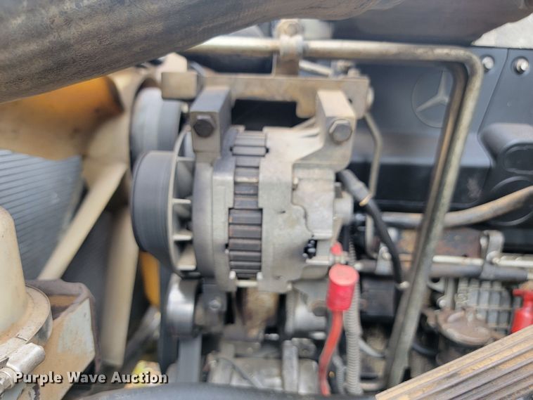 image for item JW9612 2005 Sterling LT9500  semi truck