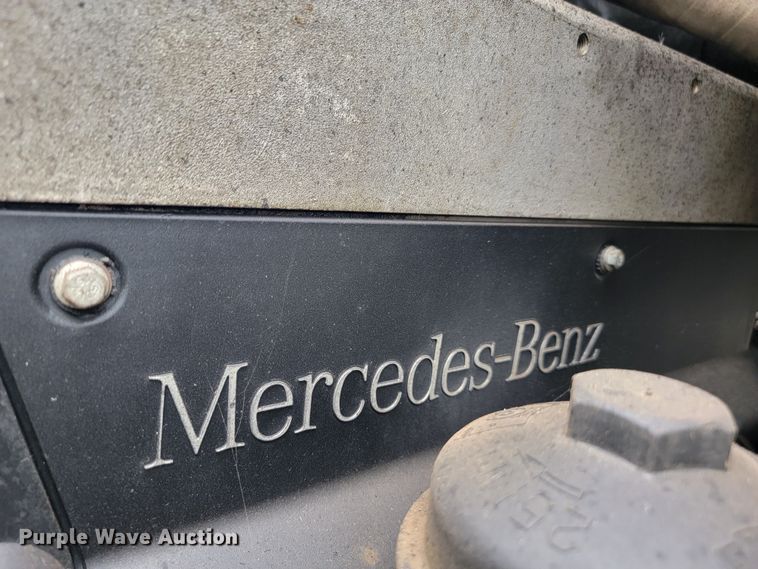 image for item JW9612 2005 Sterling LT9500  semi truck