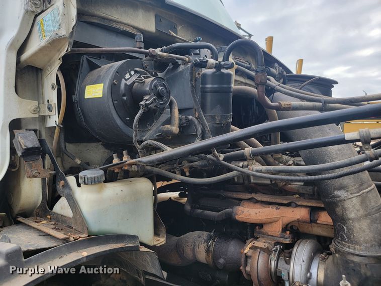 image for item JW9612 2005 Sterling LT9500  semi truck