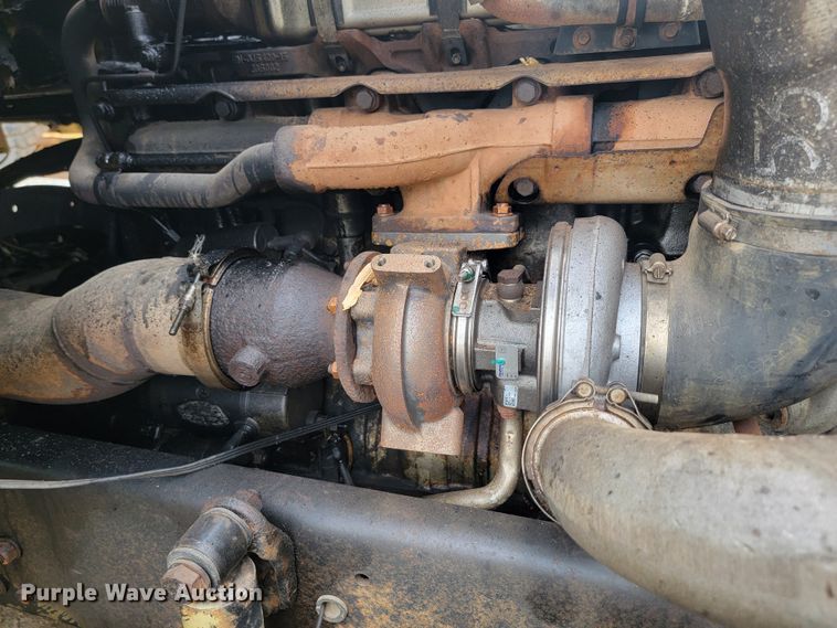 image for item JW9612 2005 Sterling LT9500  semi truck