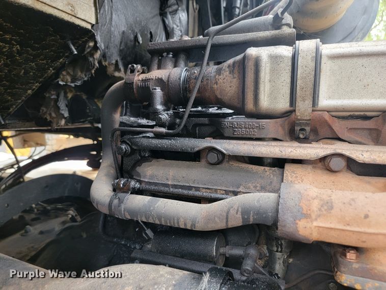 image for item JW9612 2005 Sterling LT9500  semi truck