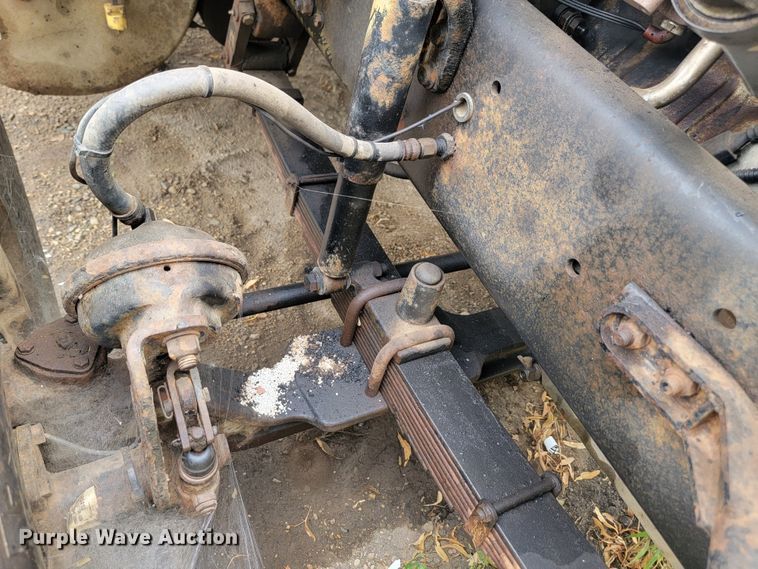 image for item JW9612 2005 Sterling LT9500  semi truck