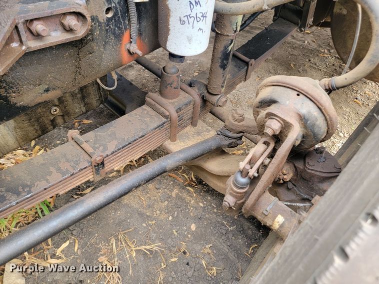 image for item JW9612 2005 Sterling LT9500  semi truck